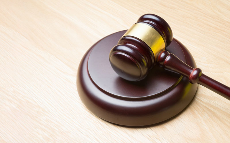 被告对原告因个人原因造成的自身损害在法律上不承担赔偿责任