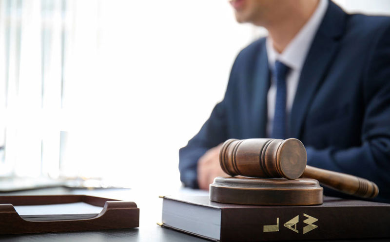 公安机关会对案件立案侦查，并对致害人采取强制措施，其中包括拘留措施