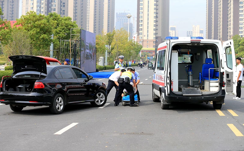 在查明事故的基本事实和收集充足的证据后，严格接照规定时间依法作出责任认定