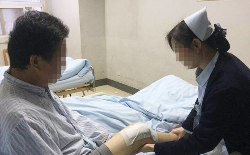 患者住院期间卧床休息，陪护1人