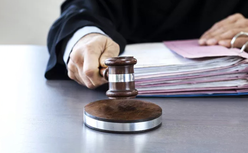 《刑法》第233条规定，过失致人死亡的，处三年以上七年以下有期徒刑