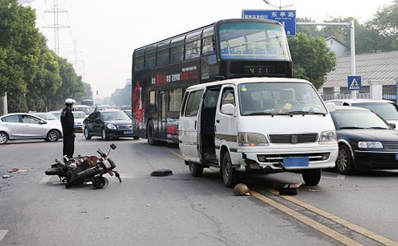 交管部门对事故各方当事人事故责任