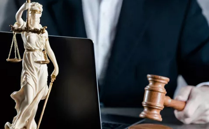在计算残疾赔偿金时，与受害人的年龄紧密相关