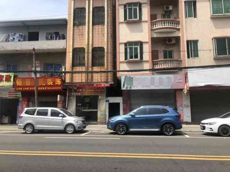 另外停车位你也不能偷懒，得规范按照车流方向停好